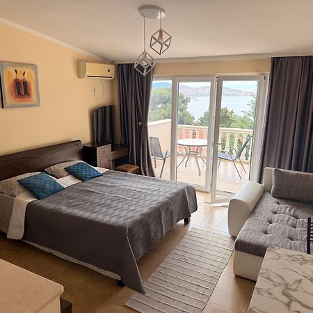 Imperia Daire Bar Dış mekan fotoğraf